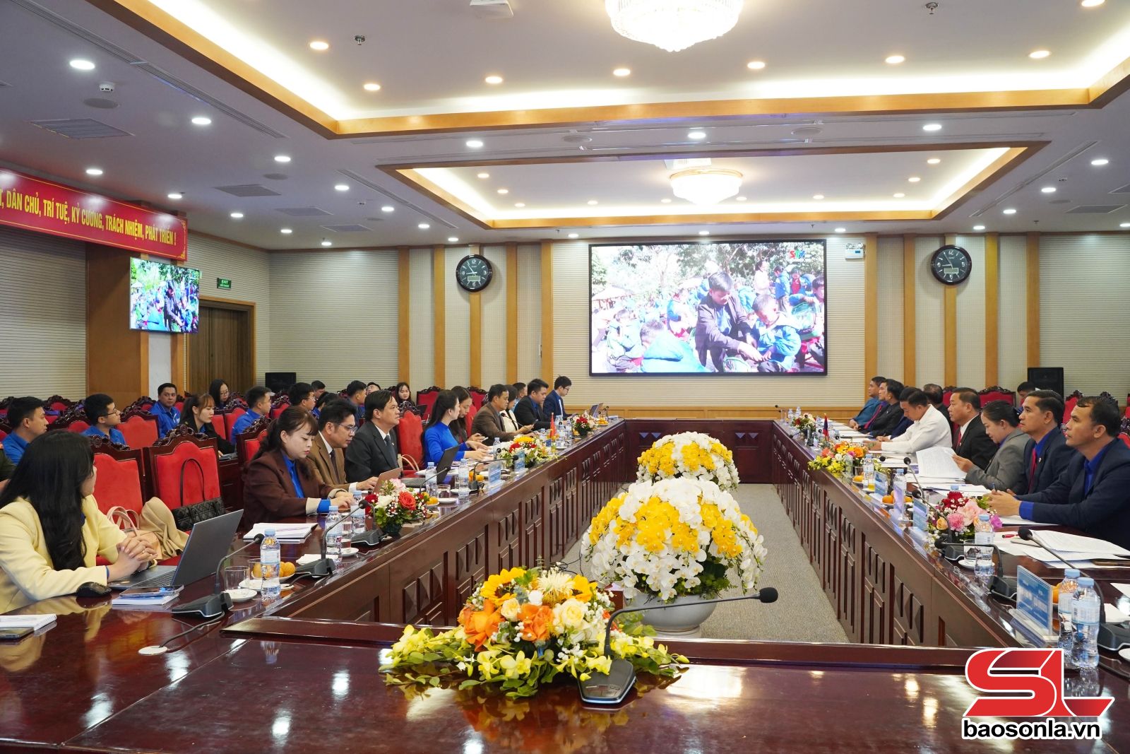 Hội đàm hợp tác giữa thanh niên tỉnh Sơn La với tỉnh U Đôm Xay và Xay Nhạ Bu Ly