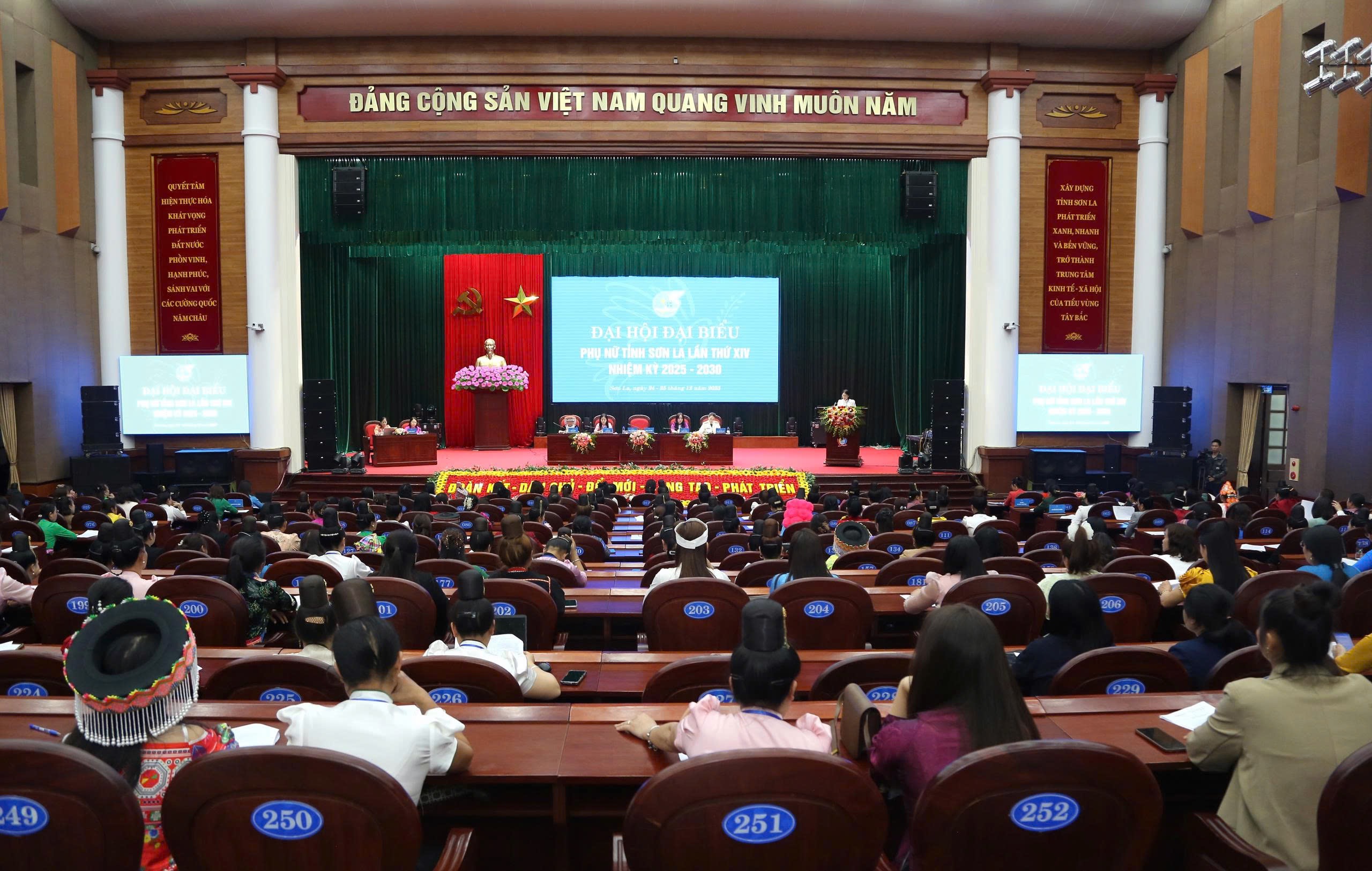 Phiên thứ nhất Đại hội đại biểu Phụ nữ tỉnh Sơn La lần thứ XIV, nhiệm kỳ 2025-2030