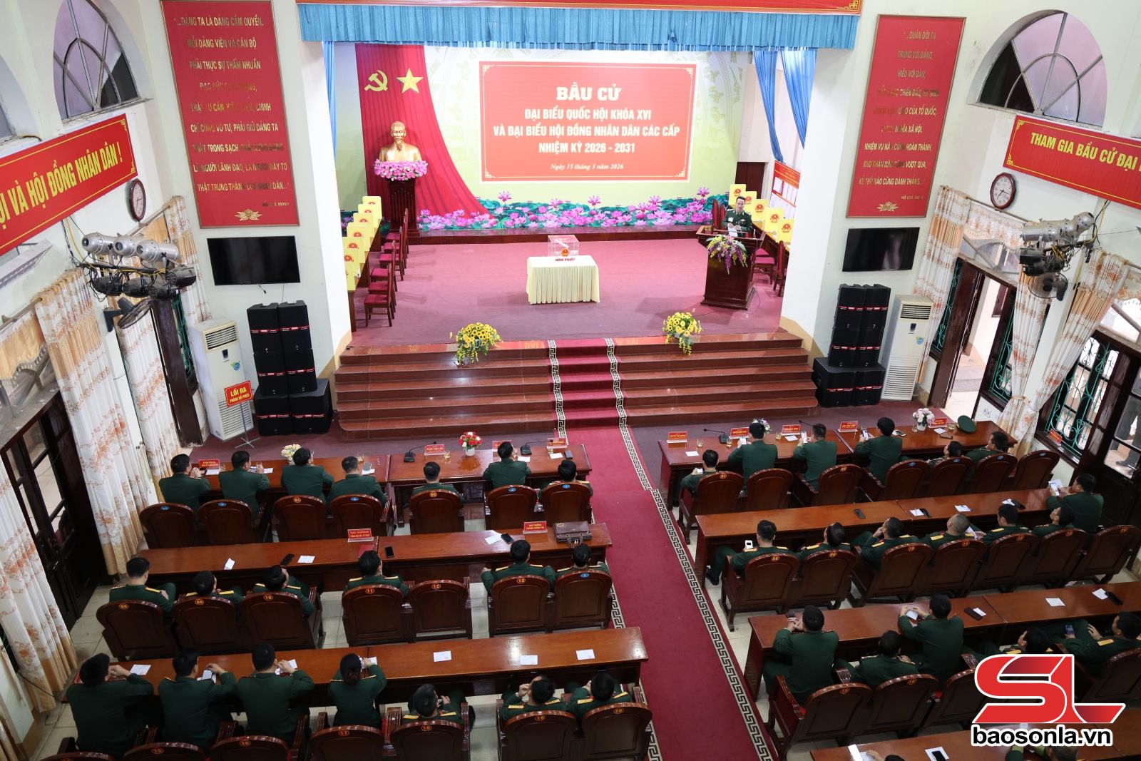 Cử tri Bộ Chỉ huy Quân sự tỉnh phấn khởi tham gia bầu cử