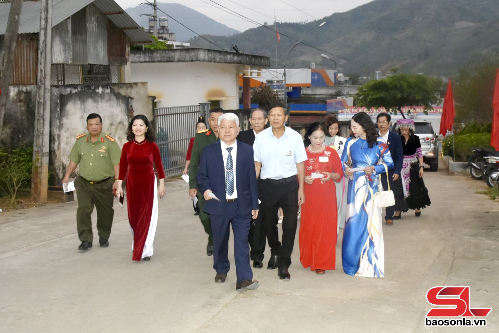 Sôi động ngày hội non sông bên dòng sông Mã