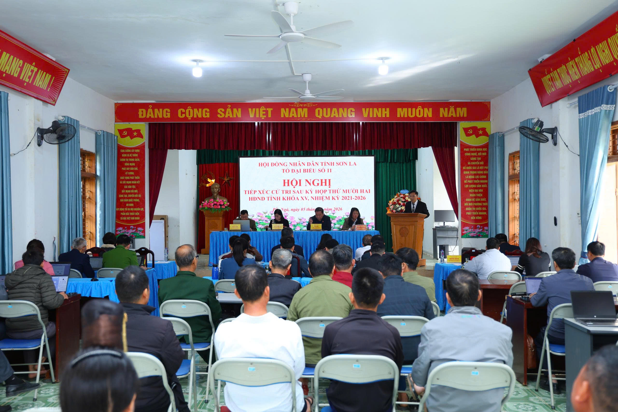 Tổ đại biểu HĐND tỉnh tiếp xúc cử tri sau Kỳ họp thứ mười hai tại xã Pắc Ngà