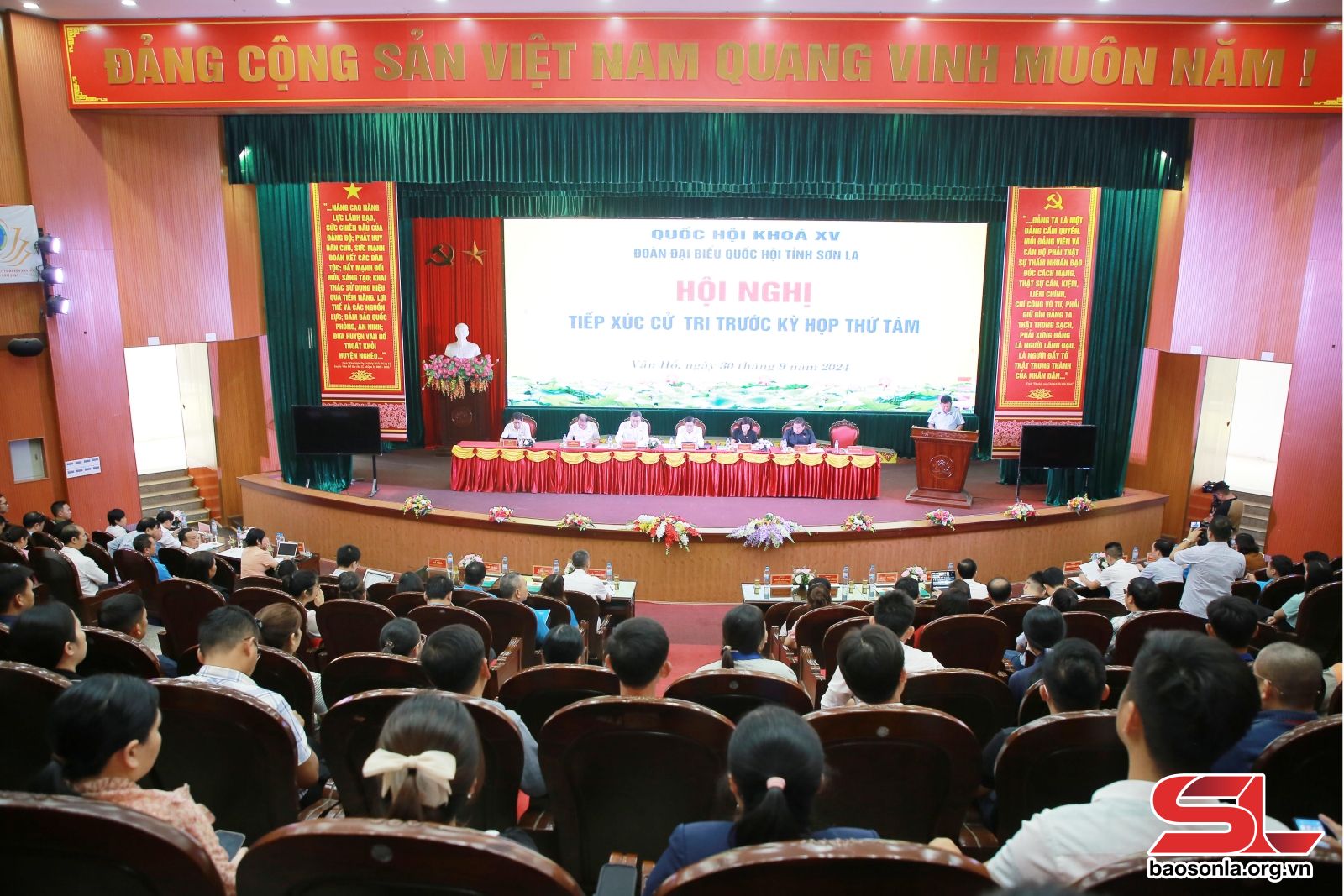 Đoàn đại biểu Quốc hội tỉnh tiếp xúc cử tri tại huyện Vân Hồ