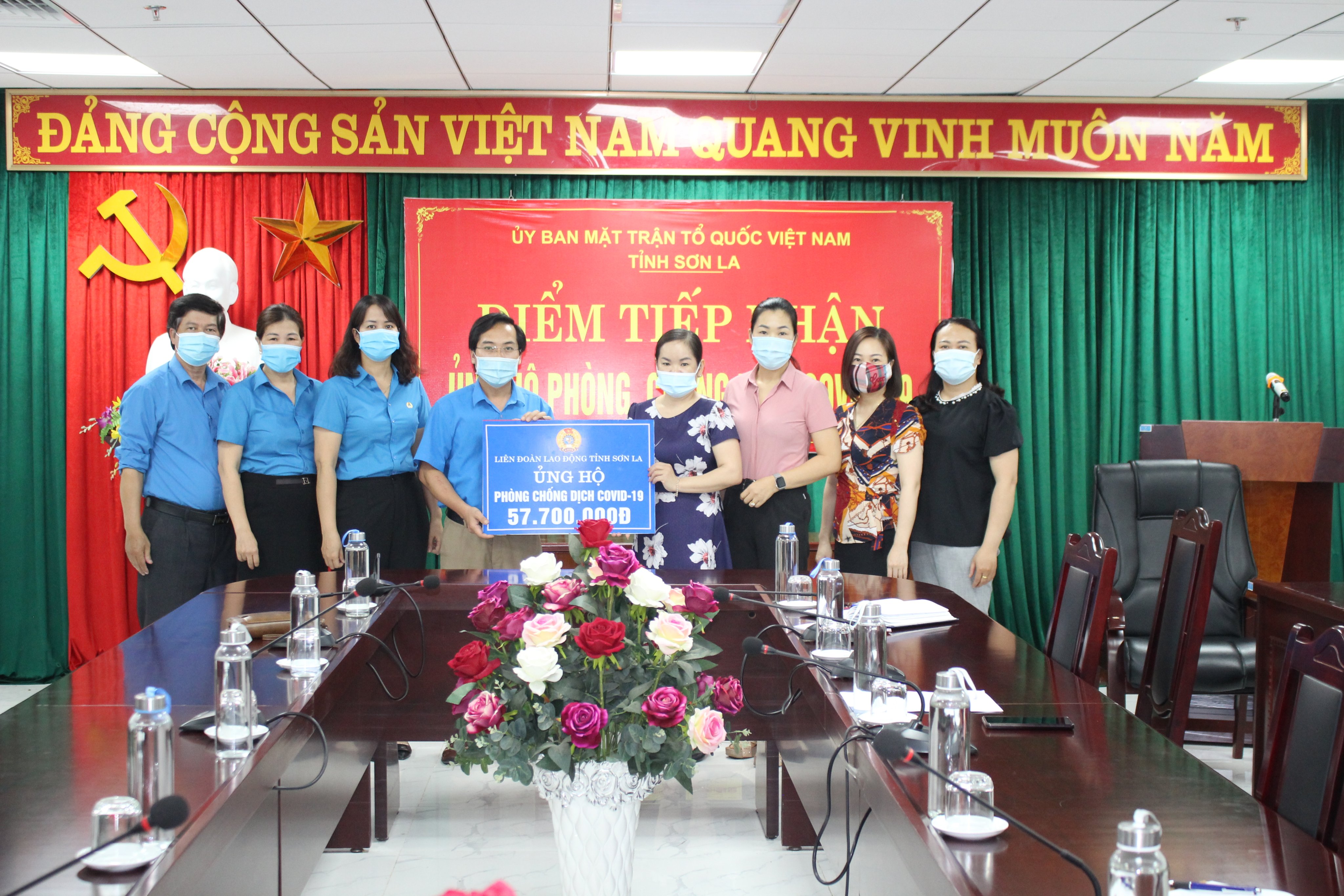 Liên đoàn Lao động tỉnh ủng hộ phòng, chống Covid-19
