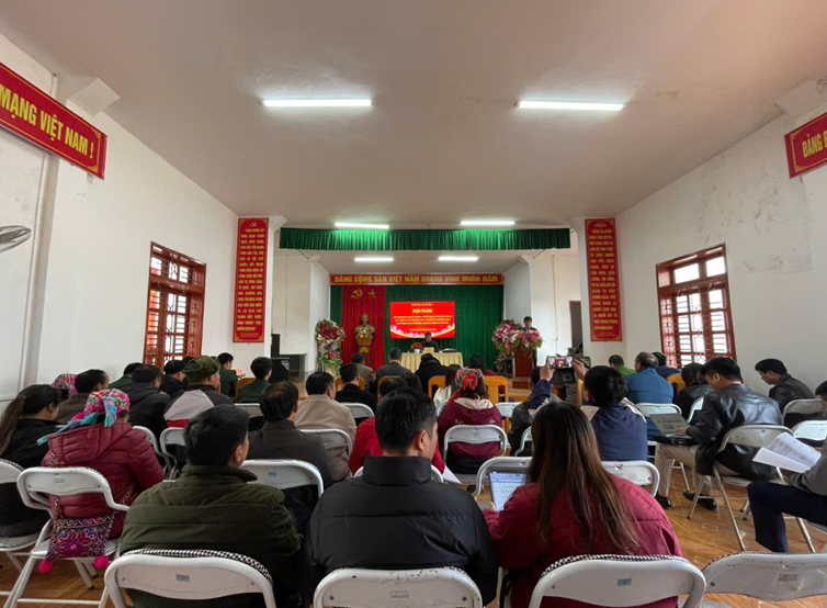 Xã Tà Xùa lấy ý kiến cử tri nơi công tác đối với người được giới thiệu ứng cử đại biểu HĐND