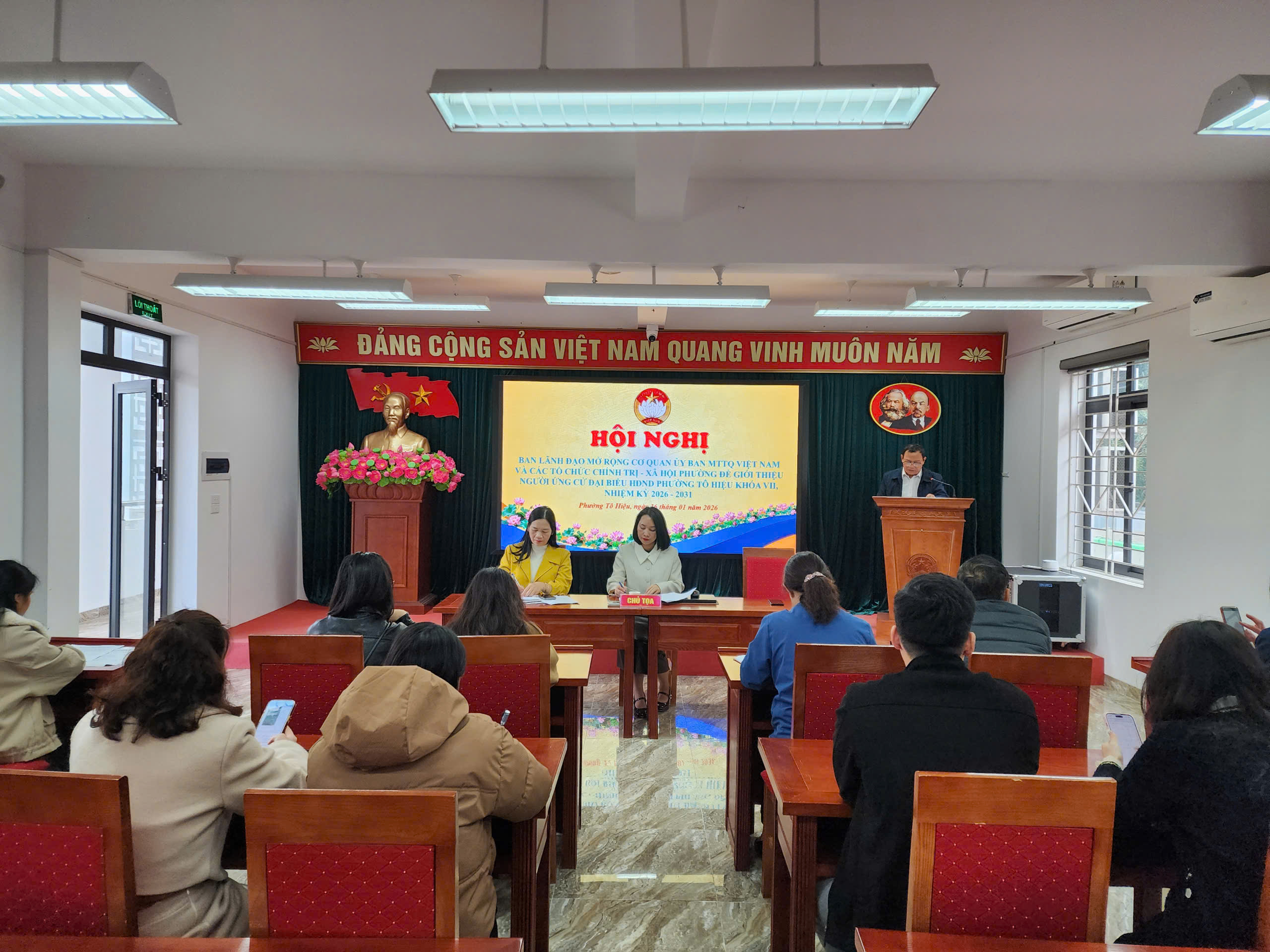 Hội nghị ban lãnh đạo mở rộng thảo luận, giới thiệu người ứng cử đại biểu Hội đồng nhân dân phường khoá VII