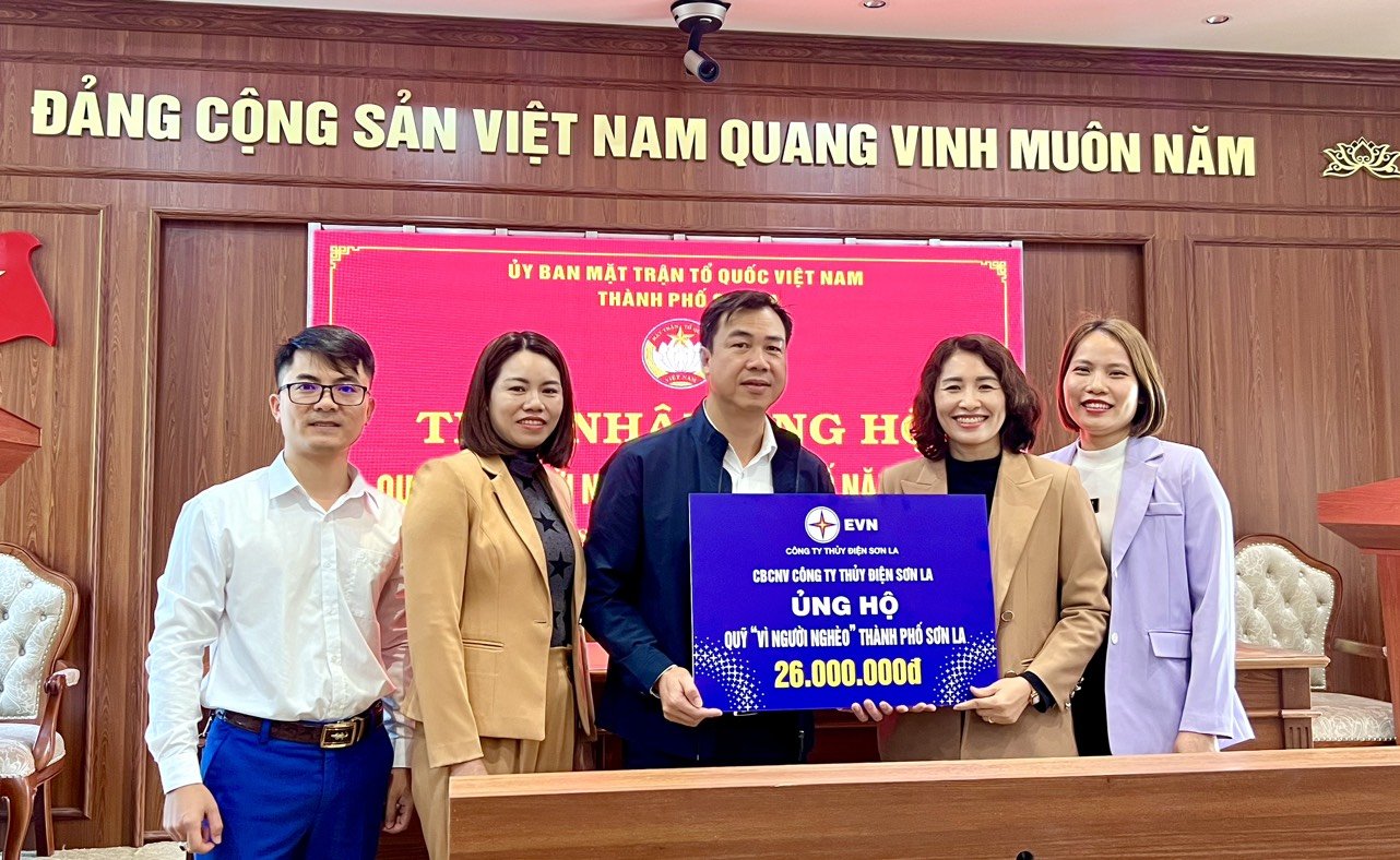 Ủy ban MTTQ Việt Nam Thành phố Sơn La tiếp nhận ủng hộ Quỹ “Vì người nghèo” năm 2023